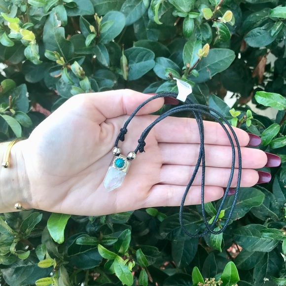 Clear Quartz Necklace 🤍 - Picture 1 of 3